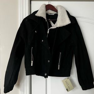 Black Jean Jacket, Womens, Size Medium , Never Worn.